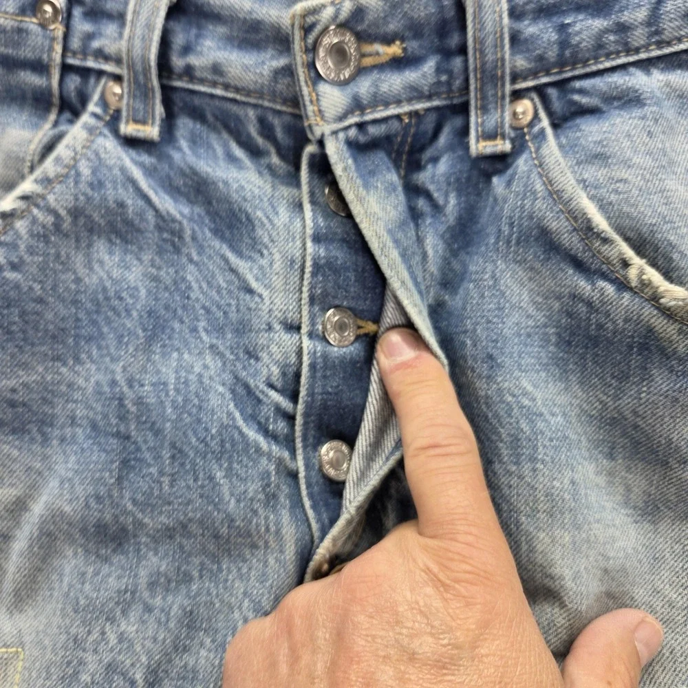 VTG Levis Engineered Jeans Men Thrashed Destroyed Twisted Buckle Back Fits 31x30